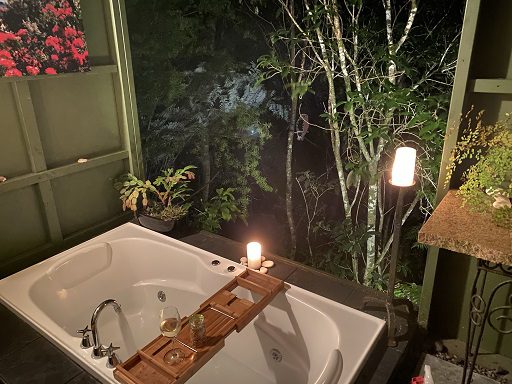 Bathtub at Wairua Lodge