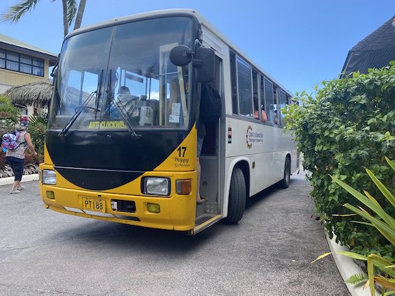 How to take the bus in Rarotonga- Everything you need to know