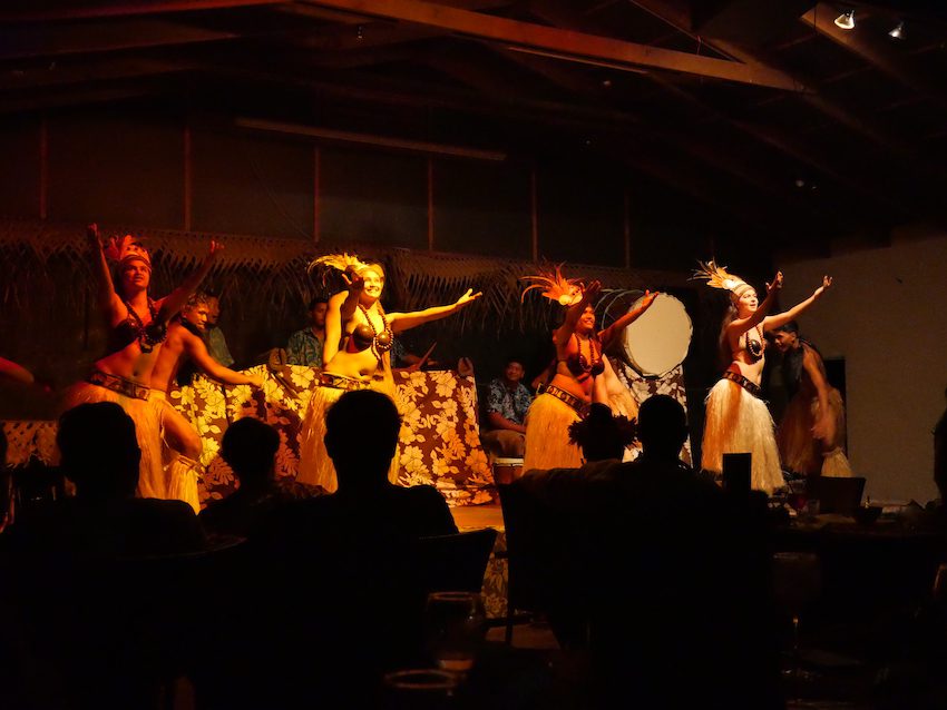 Dance performance at Island Night, Rarotonga